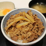 吉野家 - 牛丼 並 380円。みそ汁 60円。玉子 60円。