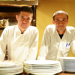 本格洋食のシェフ（弟）と店長で利き酒師の和食シェフ（兄）