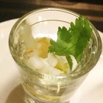 Noi Thai Cuisine - イカとセロリのサラダ