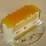 ラボラトワール - 「オレンジのショートケーキ(\350)」。