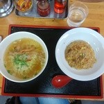 東竜 - 塩ラーメンと炒飯(ランパス) 500円