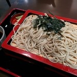 そば処 三津屋  - ざるそば(680円、大盛250円※税別)