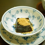 と村 - 黒蜜のれんこん餅