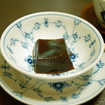 と村 - 黒蜜のれんこん餅