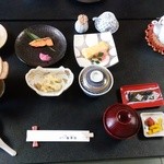 雄琴荘 - 一泊1万２千円の朝食