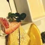 ランプビストロ ソラ - 紅茶のプリンとバナナケーキ