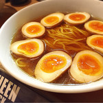 麺屋 すずらん - かけラーメン醤油 燻玉100×4トッピング