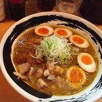 麺屋 すずらん - 裏メニュー 黄色 大盛り 燻玉トッピング