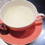 エクアトゥール - カヌレとハーブティー