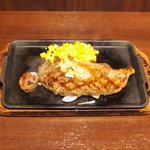 いきなり！ステーキ - Naruoブランド牛サーロインステーキ(194g) 1177円