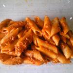 オモヤキッチン - ペンネグラタンの具Takeout¥300分：チーズを振りかけてオーブンで焼いていただくとより美味しい。2016.4.12