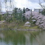 メインダイニングルーム 三笠 - 池から写した、奈良ホテル。