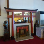 メインダイニングルーム 三笠 - 鳥居の中に、暖炉！！