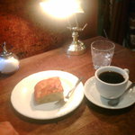 JAZZ&COFFEE YURI - バナナケーキとブレンドコーヒーセット