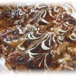 鉄板料理 風神 - お持ち帰りさせていただいた豚玉...焦って走ったので、形が崩れてしまいましたが、娘と共においしくいただきました。2016.04