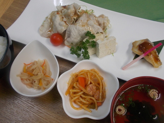 キッチンおひとつや 二中通 定食 食堂 食べログ