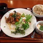 マキバ スタイル - 日替わりランチ。茶碗蒸し久しぶりに食べた（＾ν＾）
            ご飯も玄米か白米選べる。
            