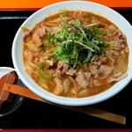 空飛ぶうどん やまぶき家 - 豚バラの旨辛みそうどん