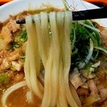 空飛ぶうどん やまぶき家 - 豚バラの旨辛みそうどん