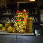 Phò Kim Sài Gòn - 何故か？金の招き猫が・・・
            人が多いのはこのお陰？