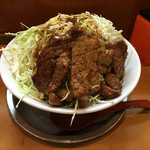 とんこつらーめん ひかり - 2016年4月5日
      火曜日限定
      トンテキまぜそば