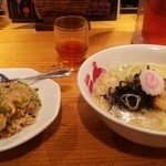 拉麺屋 神楽 - とんこつ淡と半チャーハン