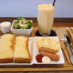 オレンチ カフェ - モーニング　選べるトースト・ミニサラダ・ヨーグルト・追加ミニオムレツ・ウインナー