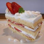 オレンチ カフェ - ガトーブランは季節のフルーツ　苺