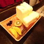 ドルフ - アイスクリームの鉄板焼…税別800円（写真は2人前）