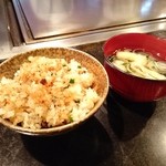 ガーリックライス（＋500円くらい）と味噌汁