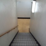 手打蕎麦 よしみや - 地下への階段