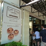 Lord Stow’s Bakery - 順番待ち。