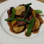 ラターブルドゥシュエット - 【H28.4.9】十勝ハーブ牛のステーキ　新じゃがロースト添え。