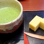 舟和 本店 - 芋ようかんと抹茶