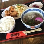 金四楼 - 日替り定食

・そば
・タレ唐揚げ
・ごはん
・漬物
・サラダ

おいしく頂きました (*´ڡ`●)
