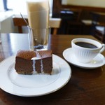 かうひいや3番地 - ノアールブレンド 、チョコレートケーキ