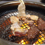 焼肉武蔵 - 料理写真:焼いてま～す！