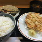 大野 - 日替り定食。鰯生姜煮とかき揚げ