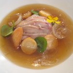 シック プッテートル - 山吹ウズラとコンソメスープ