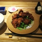 鶏の唐揚定食<税込>680円(2016.04.13)