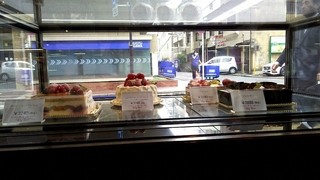 シェ・シーマ - ﾎｰﾙｹｰｷも売られてます