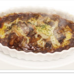 ピッコロ ルッソ - 日替わりワンコインランチ4.焼きチーズハンバーグカレー　（サラダ・味噌汁付） 