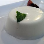 カンブーザ - ビアンコマンジャーレ　アップ