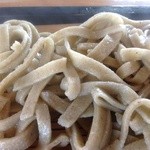 神立やぶそば - 平打ちの暖かいせいろ。メニューにありません