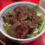 けい - 牛ガーリック丼（800円）