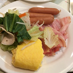 Hoteru Roiyaru Morioka - ベーコン、ソーセージ、スクランブルエッグ。洋食モーニングの王道です。