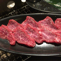 赤身焼肉 かるびあーの 新橋店 - ともさんかく
