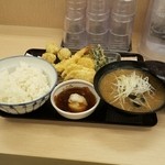 天丼・天ぷら本舗 さん天 - 春の賑わい天婦羅とつくねのセット
