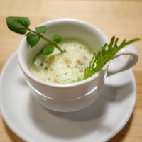 ヴァカンツァ - タイラギとハリイカ　カプチーノ仕立て