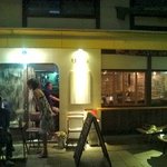 Uo cafe & Bar - 夜の外観